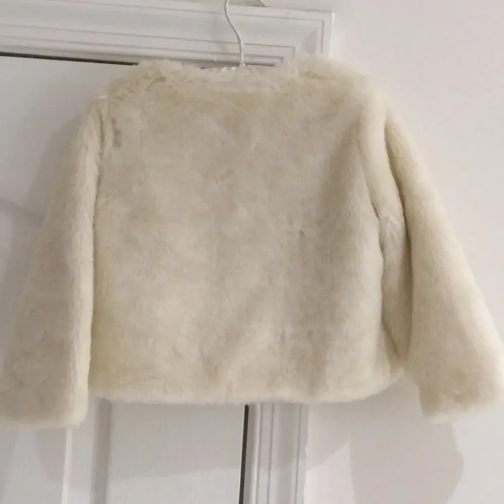Gap kids 2T white fur 3 button jacket nwot
